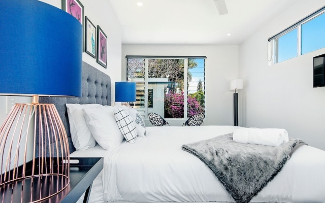 Luxury 5 Bedroom House with Private Pool in the heart of Surfers Paradise – Guest Rooms – Gold Coast