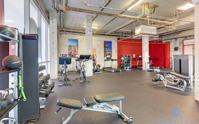 Hollywood Beach Modern Studio Rooftop Pool