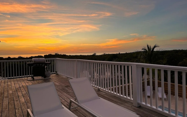 Bahama Mama 5 Bedroom Home