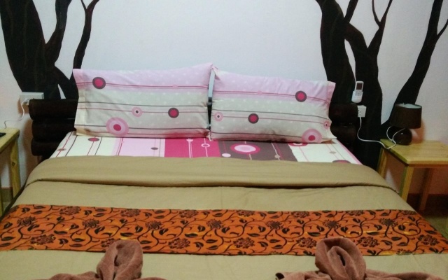 Yin Yang Guesthouse – Guest Rooms – Chiang Mai
