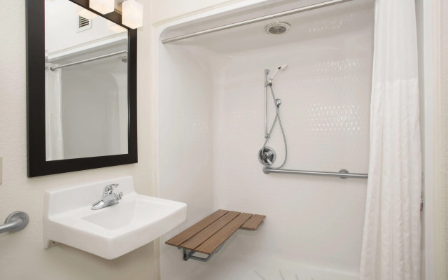 AmericInn by Wyndham Mount Pleasant