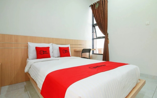 Wisma Lotus Syariah by RedDoorz