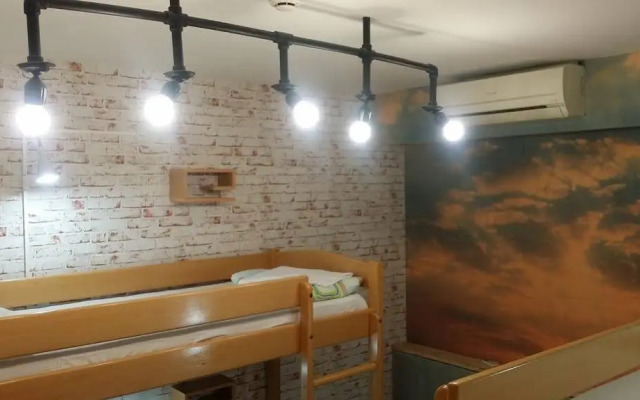 Envoy Hostel & Tours