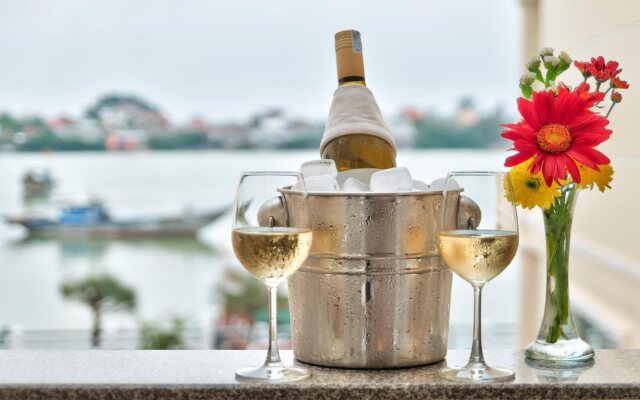 Triple Riverside Villa Hotel Hoian
