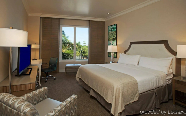 DoubleTree by Hilton San Diego Bayside