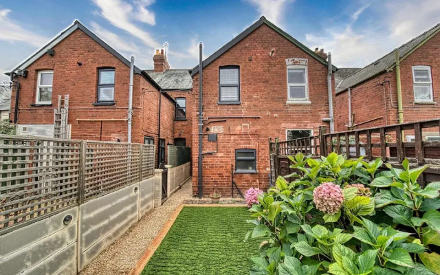 Host Stay Barton Road House