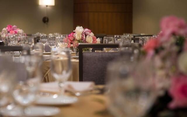 DoubleTree by Hilton Chicago - Oak Brook