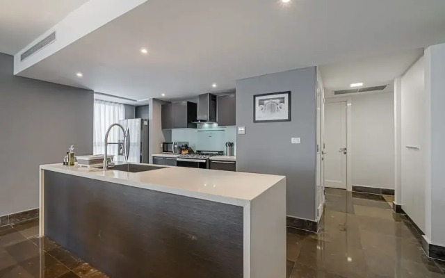 w Majestic 2BR w Perfect Balcony in YOO
