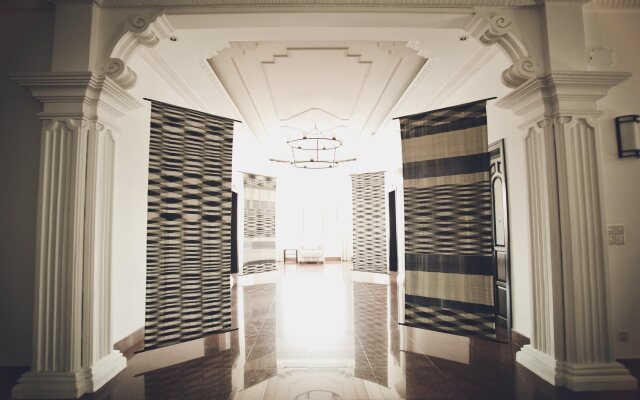 White Mansion