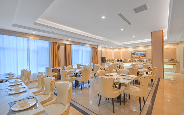 Vienna Hotel (Yecheng Zero Kilometer)