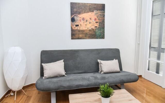 Warm Apartment at Exarchia 1 bed 2 pers