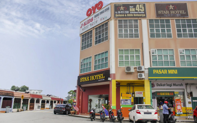 OYO 90035 Star Hotel