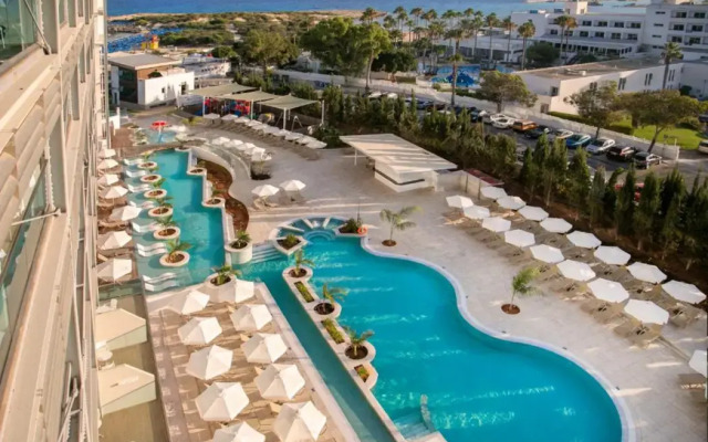 Asterias Beach Hotel