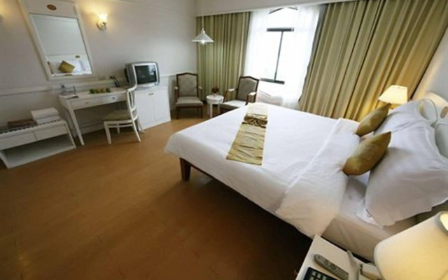 Grand Diamond City Hotel & Casino