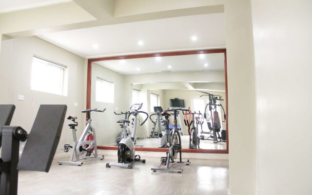 Earl Heights Suites Hotel