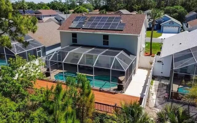 Windwood Villa 4 Bedroom Home by RedAwning