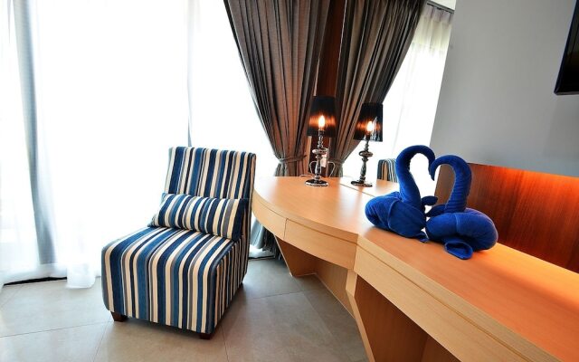 Golden Dragon Beach Resort