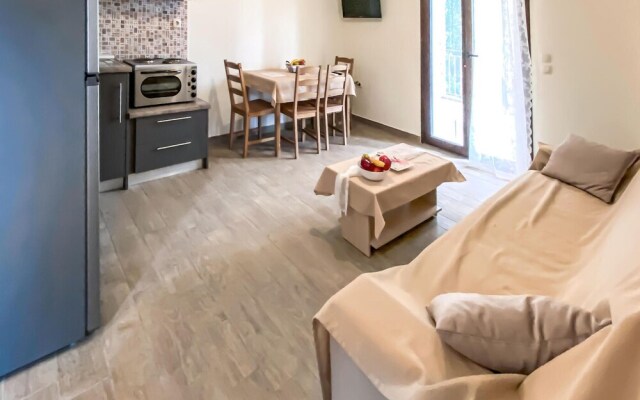 Stunning Apartment in Nafpaktos With Wifi and 2 Bedrooms