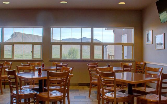 Allington Inn & Suites