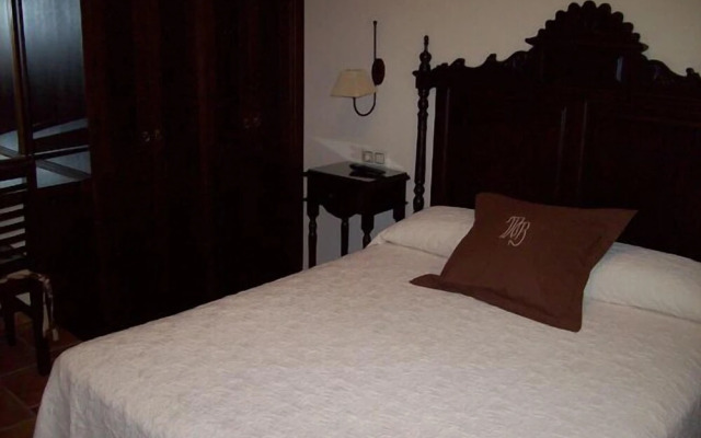 Apartamentos Turísticos Doña María la Brava