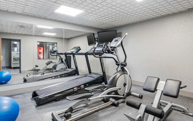 Country Inn & Suites by Radisson, Pickerington, OH