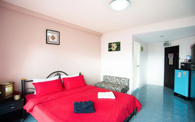 Pattaya Holiday Lodge