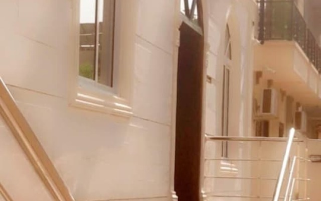 Uptown86 Girls Hostel