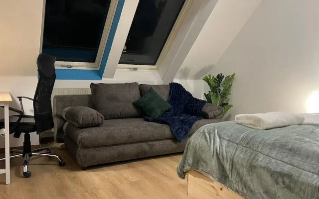 Private Room for Long Term Near Rennweg
