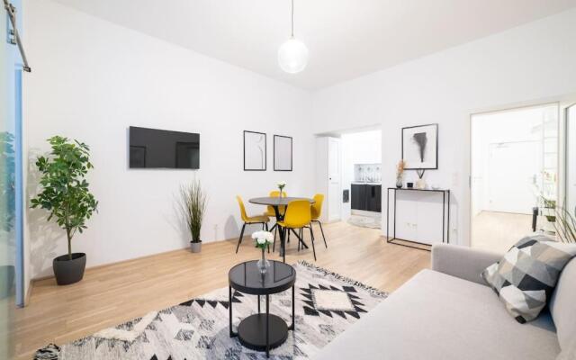 Beautiful Apartment In Vienna's Heart 1B