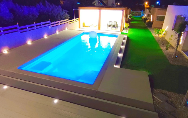 Modular Bungalows With Heated Pool Artemis Greece