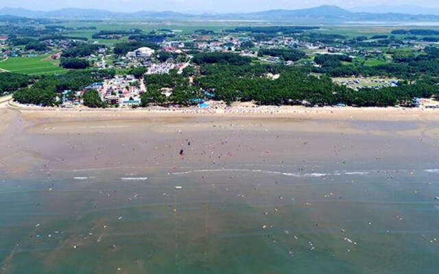 Montsanpo Beach Pension