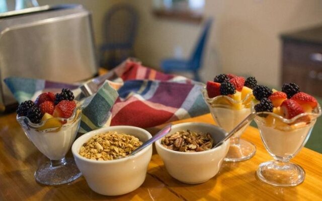 Brava House Bed and Breakfast