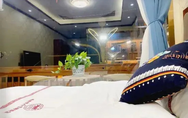 Hailuogou Yunyixiaoshe Homestay
