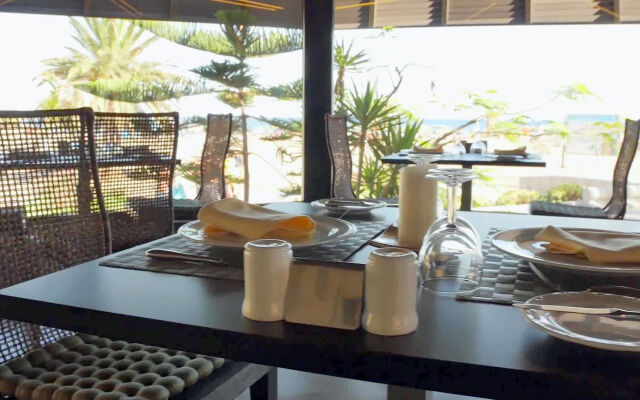 Corallium Beach by Lopesan Hotels - Adults Only
