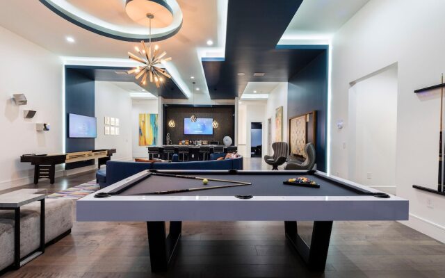 W318: 9 Bed, Avengers, Aladdin, Superhero Arcade