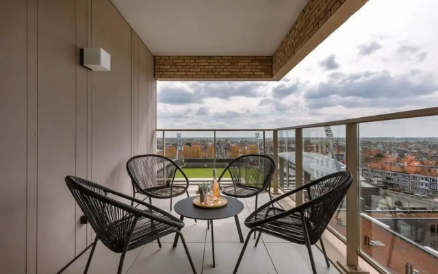 Modern Apartment With Sunny and Large Terrace