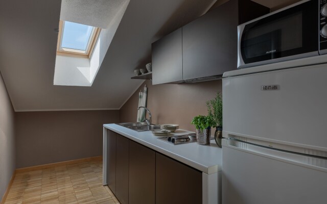 Vialeromadodici Rooms & Apartments