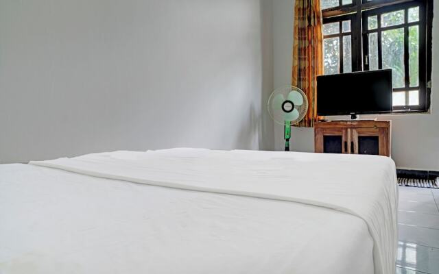 SPOT ON 92856 Home Stay Syariah Aom Kusman