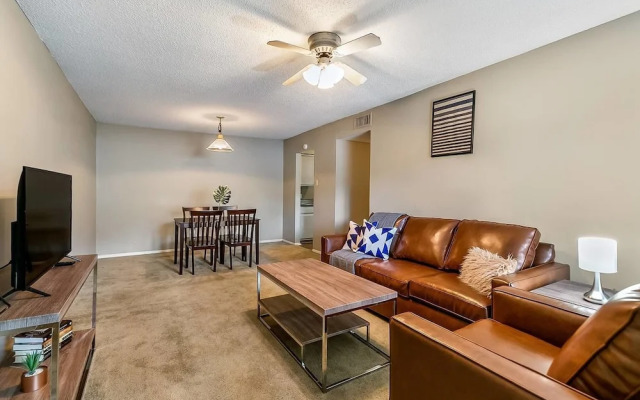 Social Suite + Pool + Gym