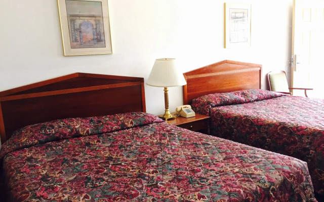 Maple Inn & Suites