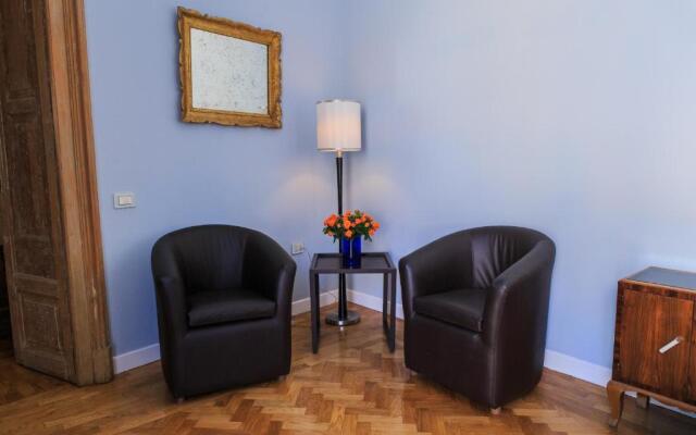 SpaccaNapoli Comfort Suites