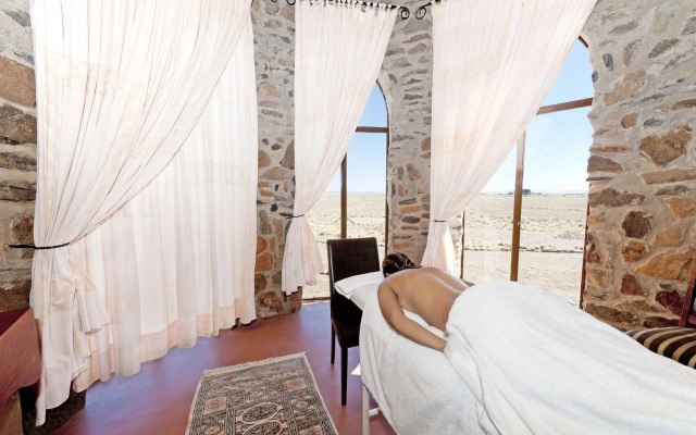 Le Mirage Resort and Spa