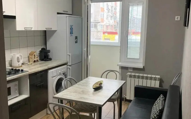 Apartments on 18 Matrosova Street