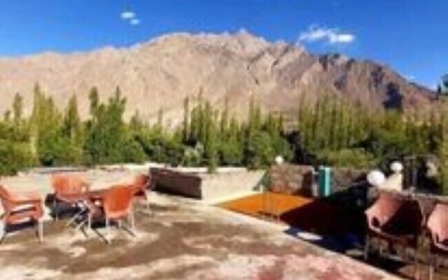 Al-Madina Hotel Skardu