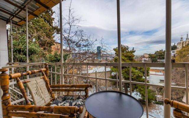 Wehost Apartment with Ethnic Design