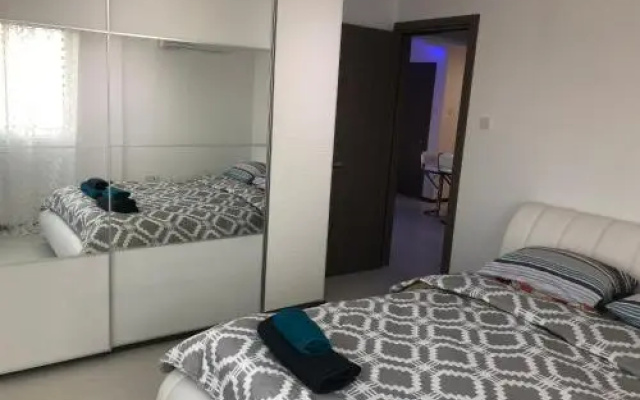 Luxury 2 Bed Apartment Next To the Beach