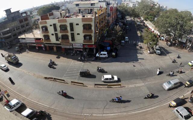 Gaurav Hotel