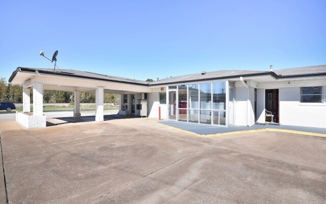 OYO Hotel McAlestar OK S Main St