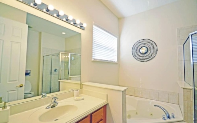 Reunion Retreat 3 Bedroom Home by RedAwning