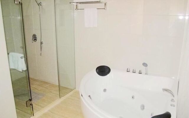 Artland Peninsula Hotel